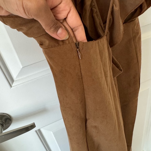 NWOT ADORABLE suede look romper! Size M. Open back with amazing frills! - Picture 4 of 8